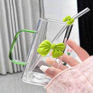 Clear Bow Glass With Lid And Straw